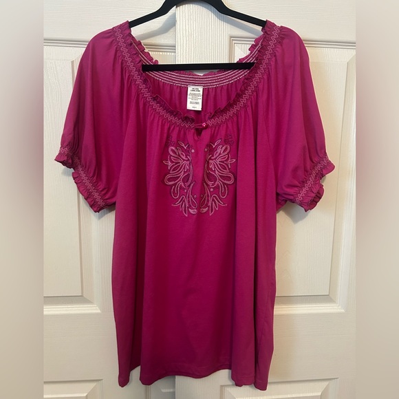 Source Unknown Tops - 💙Boho style short sleeve Fuchsia Embroidered Blouse 2x